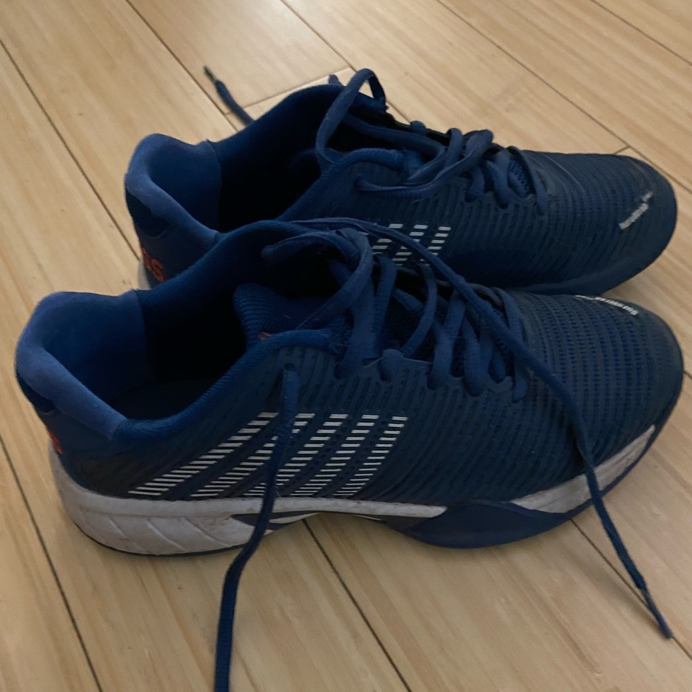 K-Swiss Hypercourt Express 2 sneakers size big kid 5.5
